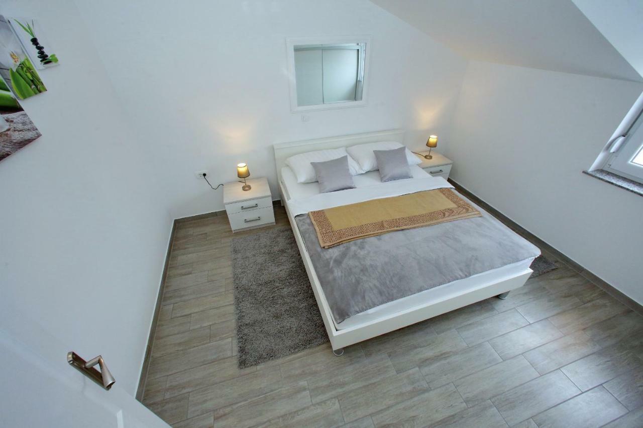 Apartment Kristina *
