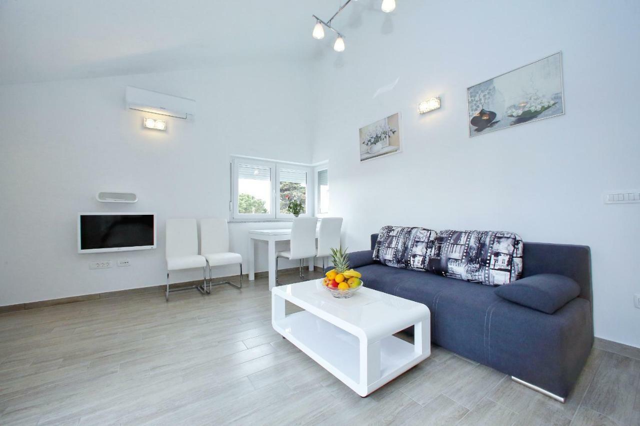 Kristina Apartment *